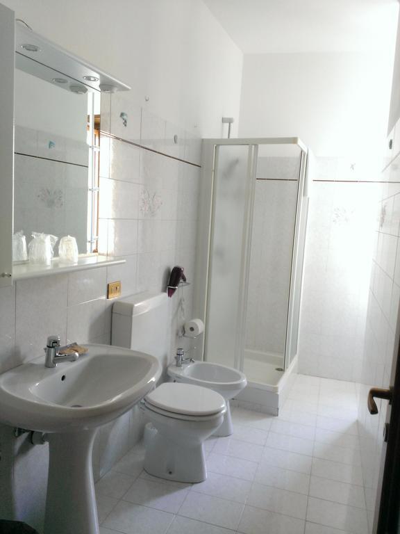 Rossobarolo Barolo Ruang foto